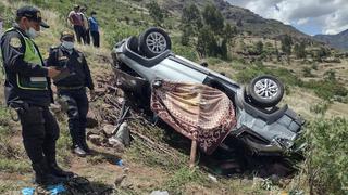 Auto vuelca en el Mirador de Pisac dejando un fallecido y tres heridos en Cusco
