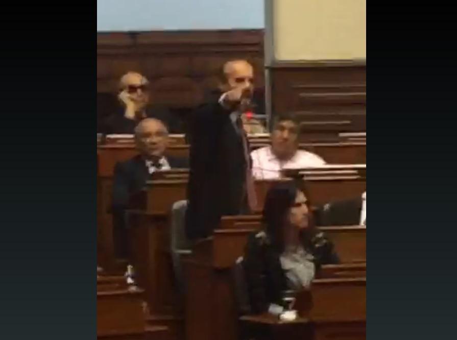 Daniel Abugattás transmitió en vivo sesión reservada de caso Wilder Ruiz