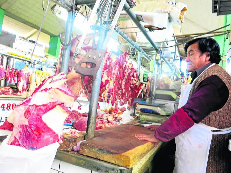 Carne sale como el pan caliente para fiesta del santiago