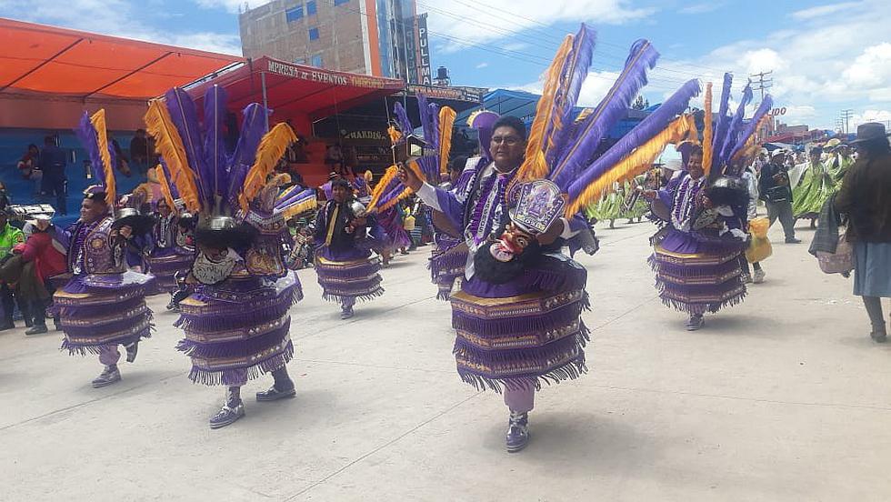 Colorido y espectacular pasacalle se viene desarrollando por carnavales en Juliaca