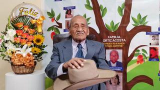 Poeta lambayecano celebró 100 años de vida recitando su propio poema