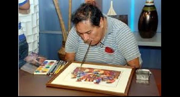Félix Espinoza, el pintor que pinta bellos cuadros peruanos con la boca