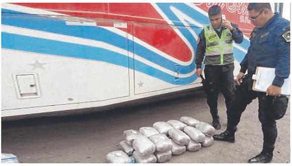 Mujer es detenida cuando trasladaba 21 paquetes con droga en un ómnibus