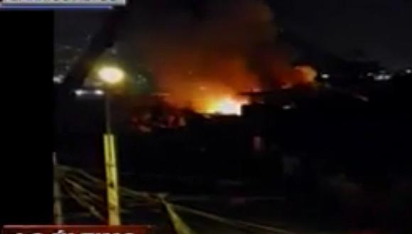 Centro de Lima: ​Incendio en fábrica afecta a seis viviendas [VIDEO]