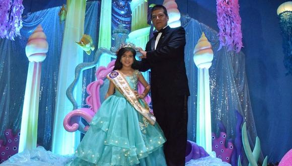 Liz Angélica Mera es coronada Reina Infantil del Festival de la Primavera (FOTOS) 
