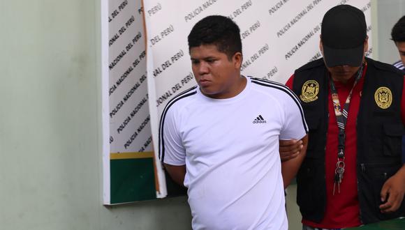 Cuando era adolescente escapó del centro juvenil “Maranguita” y luego fue recapturado. A él le hallaron un revólver cuando estaba cerca de una obra