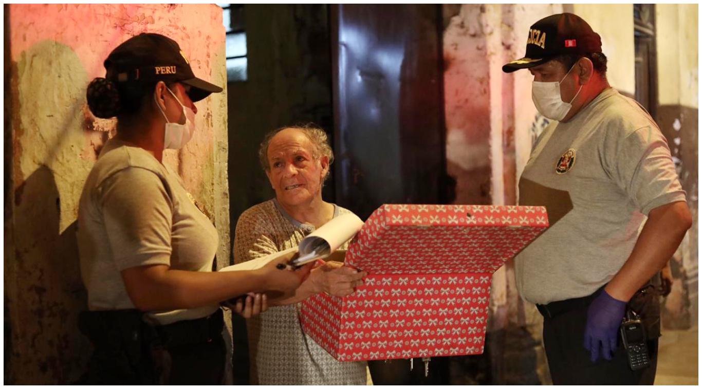 Vecinos del Rímac reciben donaciones de primera necesidad en plena cuarentena. (Fotos: Joel Alonzo/GEC)