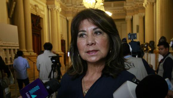 Martha Chávez calificó de cortina de humo debate de aborto en casos de violación