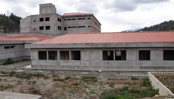Gobernador regional de Apurímac emplaza a Consorcio Andahuaylas para que reinicie trabajos en nuevo hospital