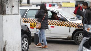 Taxis que circulan domingos deben tener habilitación vehicular y credencial de chofer