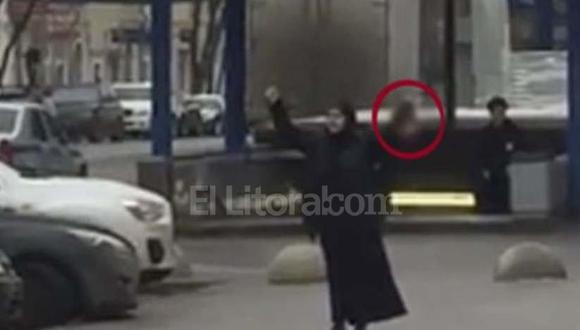 Moscú: ​Detienen a mujer que paseaba con la cabeza de una niña a la que mató