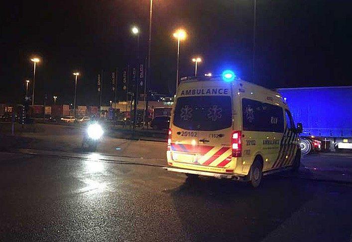 ​Hallan a 25 inmigrantes escondidos en contenedor refrigerado de ferry que iba a Reino Unido