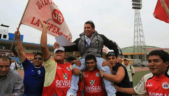 El día en que JB le dio la mano a Carlos A. Mannucci en la Copa Perú