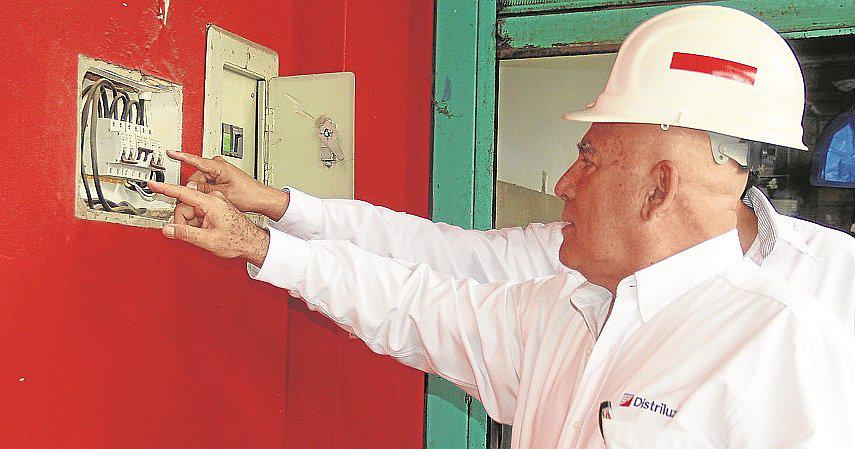 Cables eléctricos expuestos en mercados ponen en riesgo la seguridad de compradores