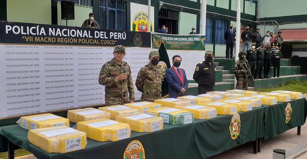 Coup to drug trafficking: they seize more than 400 kilos of cocaine hidden in tourist vehicles in Cusco (VIDEO)
