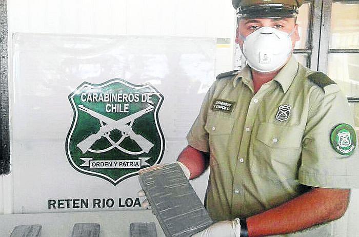 Detienen a cuatro peruanos por transportar droga a Chile