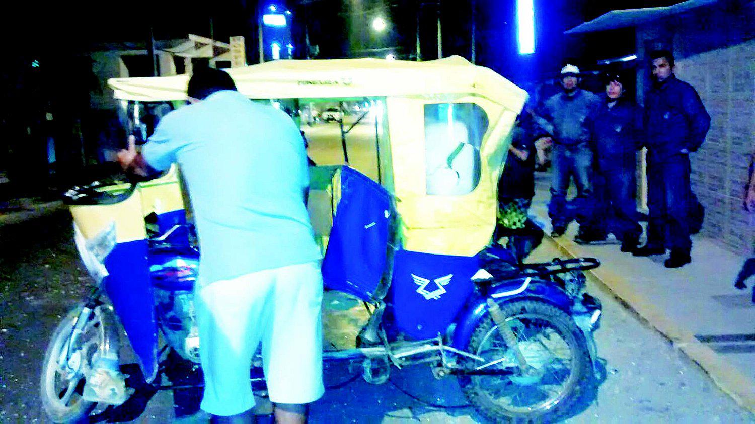 Choque entre motocicleta y una mototaxi deja tres personas heridas en Zorritos