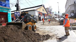 ​Cierran tránsito vehicular en la calle San Juan de Dios con 28 de Julio