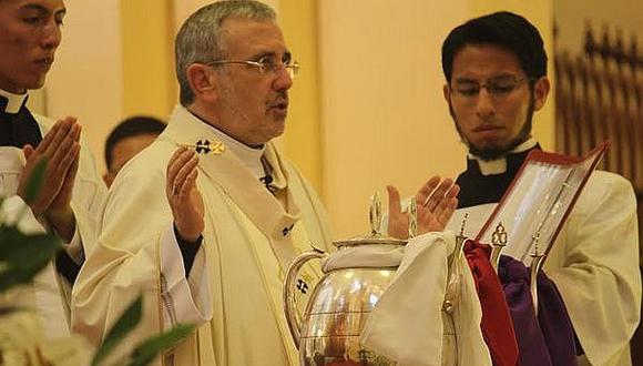 Arzobispo de Arequipa preside misa crismal en Semana Santa