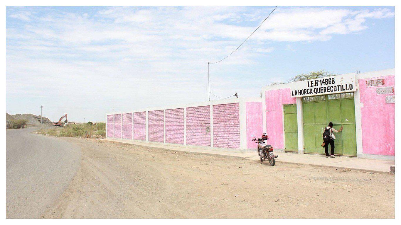 Contaminación escolar por polvareda que levanta una chancadora industrial