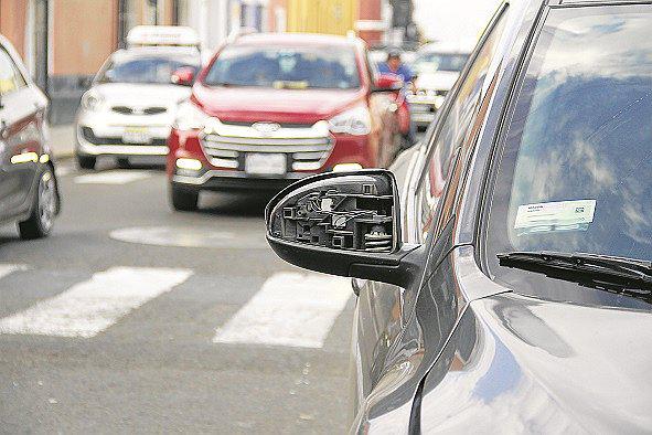 Robo de autopartes golpea en el centro histórico 