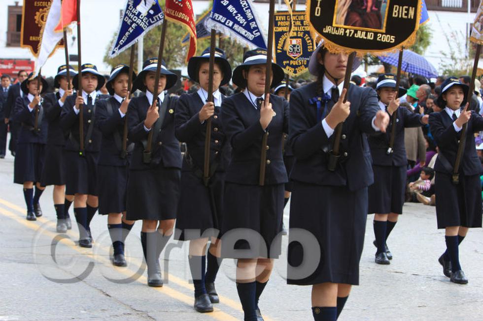 Colorido desfile engalana calles de Huancayo (FOTOS) 