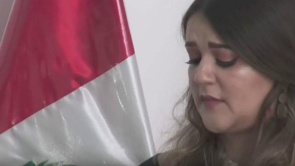 Joven venezolana llora al recibir nacionalidad peruana (VIDEO)