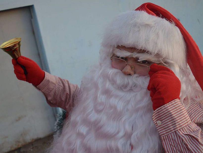 Delincuentes dejan sin traje a "Papa Noel" en Iquique