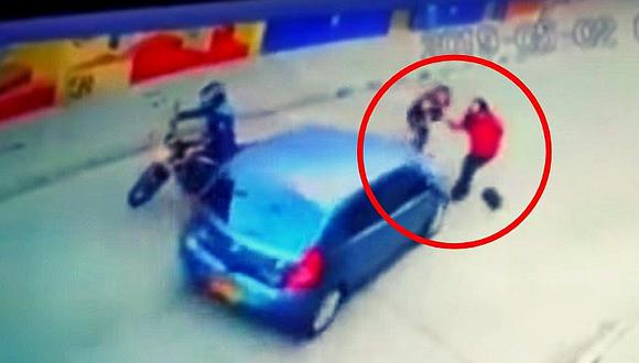 ​Conductor atropelló a mujer que intentaba robar un bolso (VIDEO)