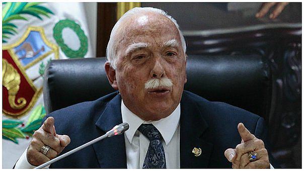 ​Carlos Tubino a favor de citar a ministro de Defensa por muerte de militares ahogados