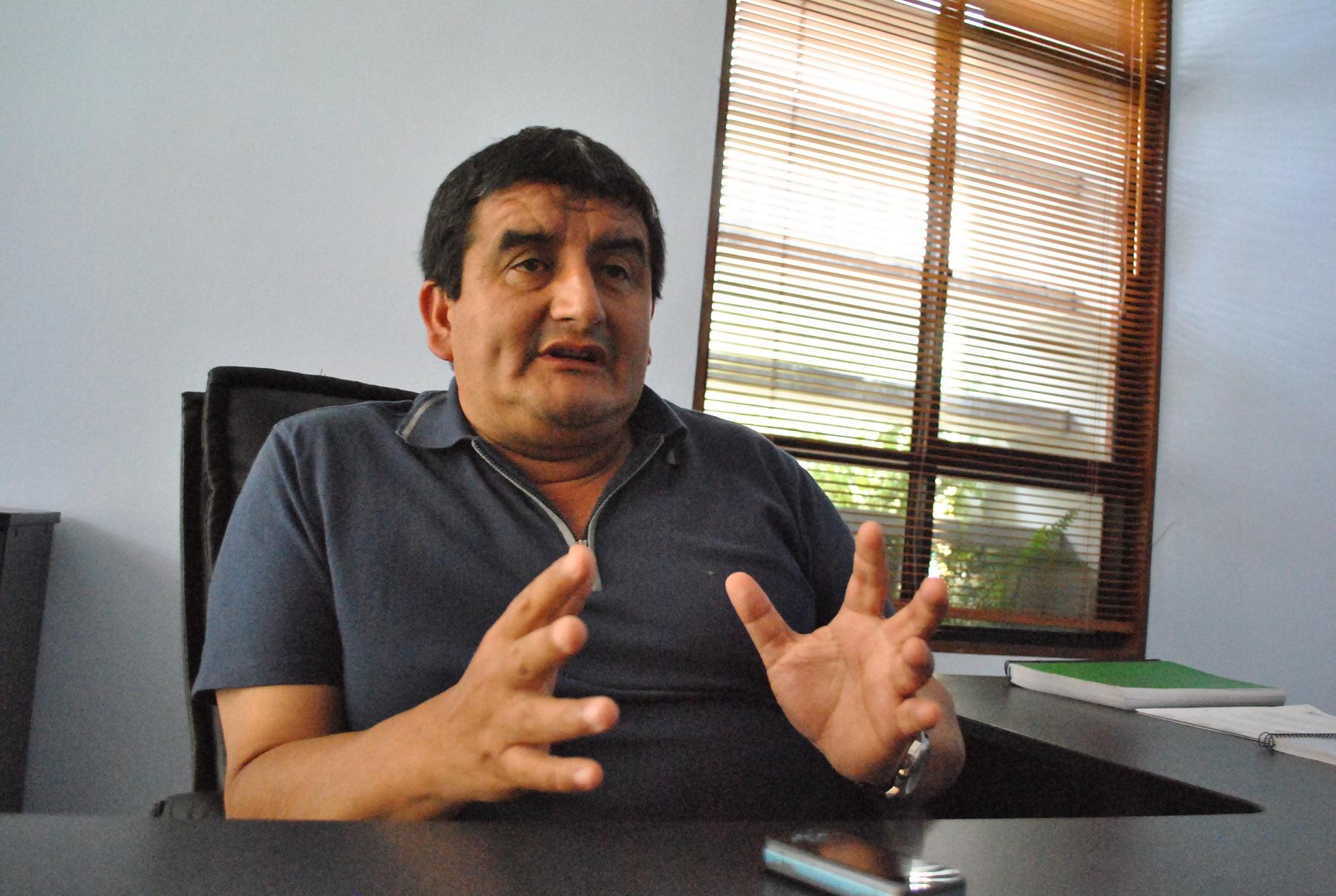 Humberto Acuña se queda mudo por lío entre hermanos para liderar lista al Congreso