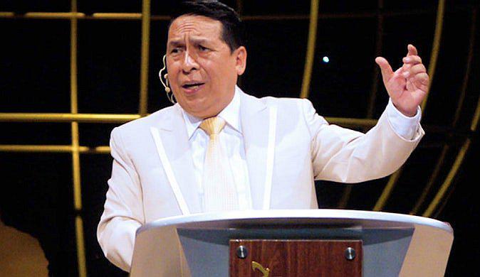 Pastor Alberto Santana tentará buscar su propio partido político