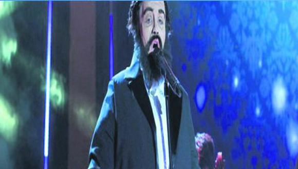 Mira la increíble transformación de Leslie Shaw en Luciano Pavarotti
