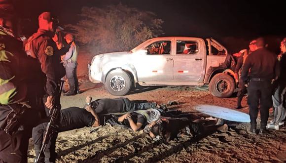 Los delincuentes que integrarían la banda “Falsos Policías de Cancas” fueron detenidos por agentes durante un operativo en el kilómetro 162 de la Panamericana Norte.
