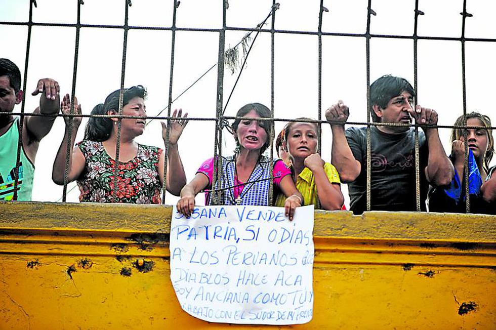 Tensión en La Parada: Comerciantes se mantienen atrincherados 