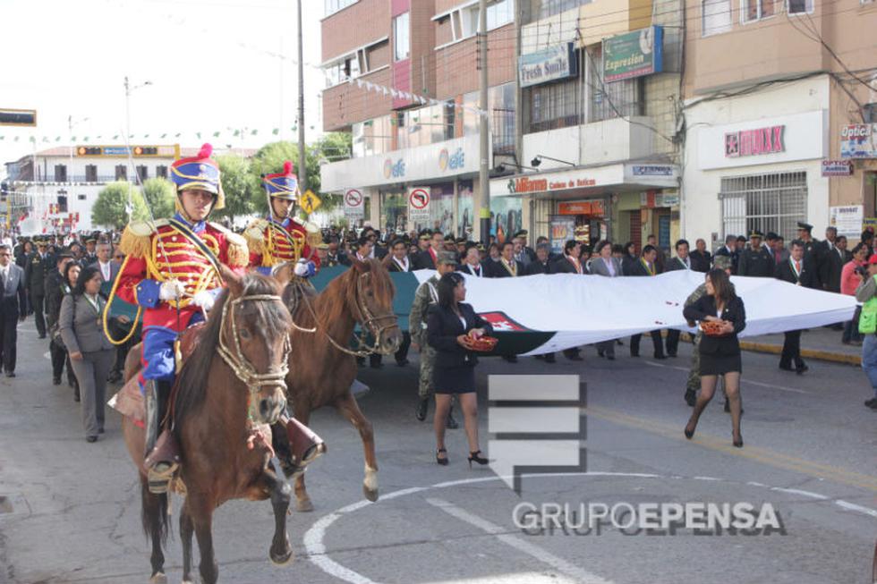 "Húsares bamba" escoltan a Presidente Regional de Junín 