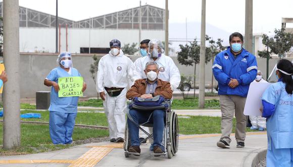 El ministro de Salud, Hernando Cevallos, confirmó que se viene registrando un incremento de los casos de COVID-19 en el Perú.  | Foto: Essalud