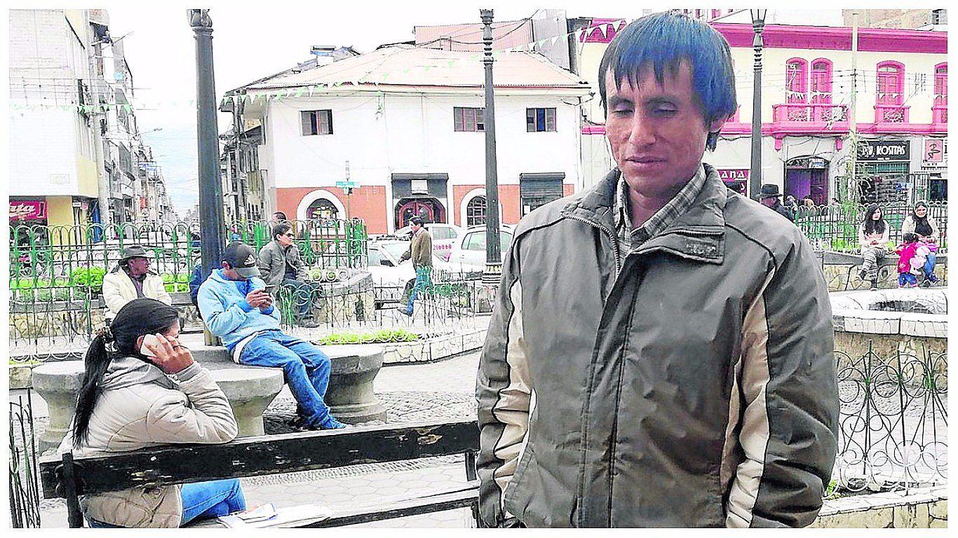 Universitario ciego estudia la carrera de Derecho usando libros parlantes