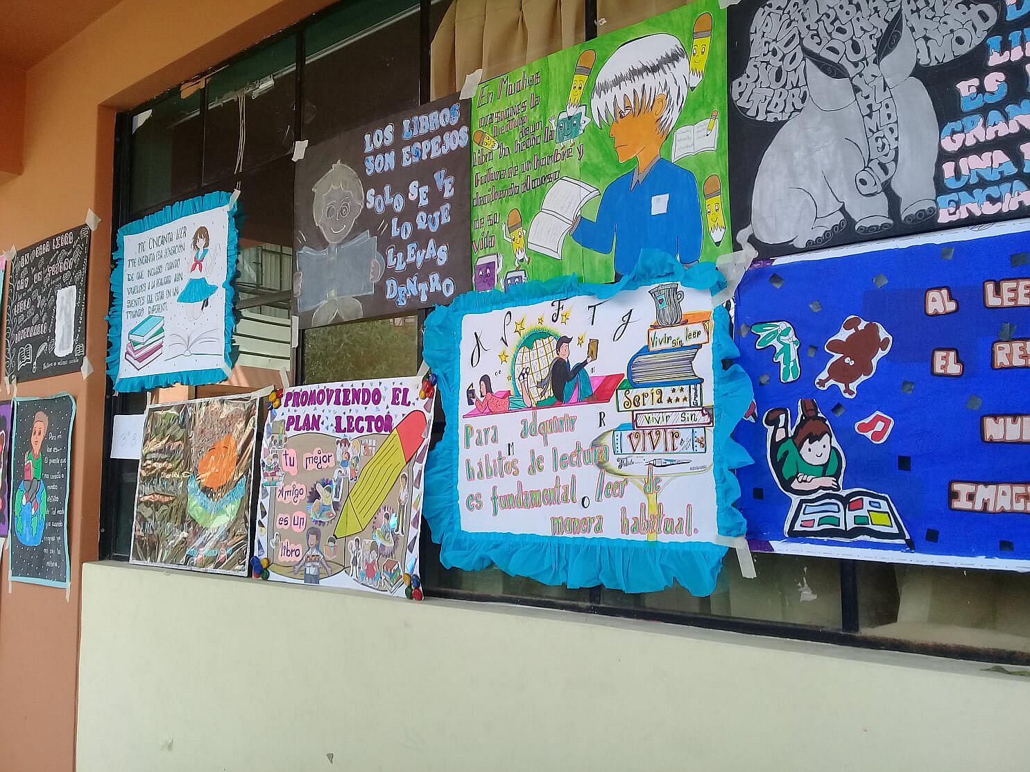 Colegiales concursan con afiches que motivan a la lectura