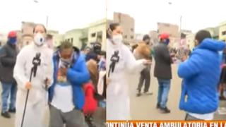 Sujeto tose frente a reportera durante enlace en vivo en La Victoria (VIDEO)