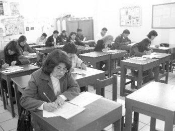 Sólo con DNI docentes conocerán lugar de prueba