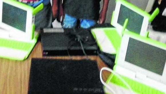 Piura: Encuentran a dos niños robando laptops en centro educativo de Chulucanas 