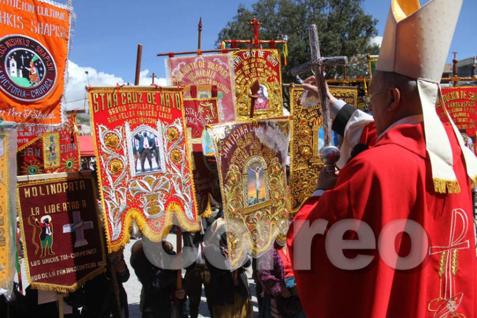 Los Shapis demuestran  devoción por la santísima 'Cruz de Mayo' (FOTOS)