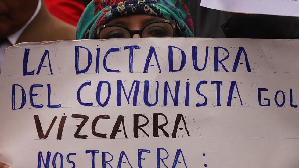 Así fue la "marcha contra el golpe de Estado" en el Centro de Lima (VIDEO)