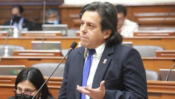 Edward Málaga se mostró a favor de una eventual moción de censura contra Digna Calle. Foto: Congreso.