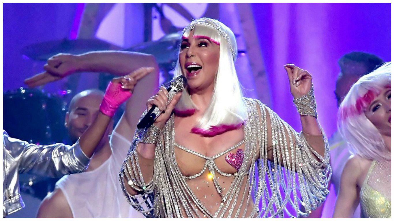 Billboard: Cher sorprendió a sus 71 años con espectacular presentación [VIDEO]