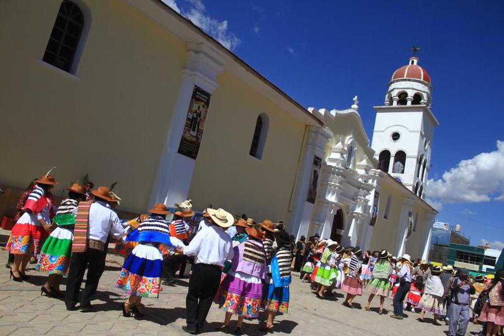 Mar de santiagueros en distrito de Sicaya (FOTOS) 