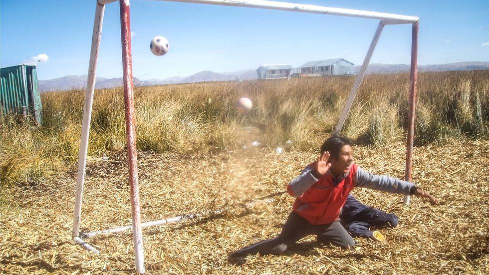 Puno: La vida en Uros desde la mirada de sus niños y adolescentes (FOTOS y VIDEO)