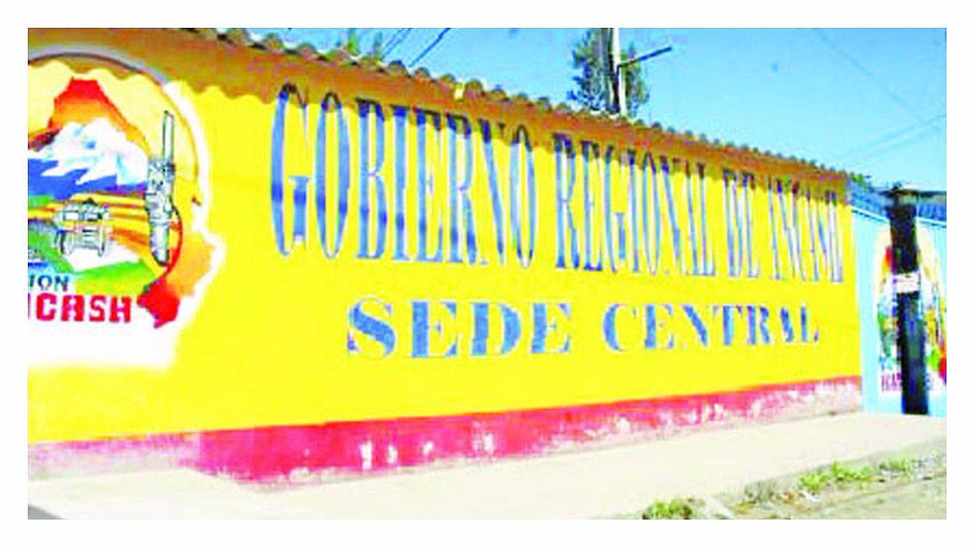 Fiscalía acusa a 30 exfuncionarios de Álvarez 