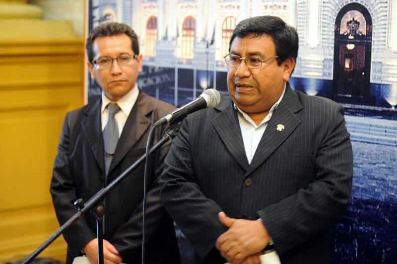 Pleno del Congreso suspendió 120 días a Alejandro Yovera